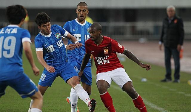 河南队大比分领先，却被对手逆转惨遭惨败(2020河南足球比赛)